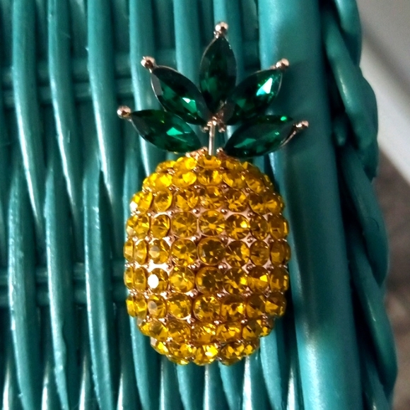 🆕 Pineapple Brooch - Picture 2 of 4